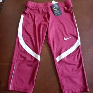 NIKE CAPRIS